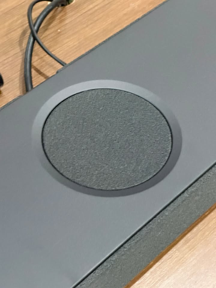 BÀN GIAO TUYỆT TÁC ÂM THANH KEF XIO TẬN TAY ANH KHÁCH TẠI BÌNH THẠNH! ???????????? Chiều nay, đội ngũ kỹ thuật Cello vừa hoàn tất chuyến bàn giao và lắp đặt tận nơi siêu phẩm loa không dây cao cấp KEF XIO cho một anh khách cực kỳ sành âm thanh tại quận Bình Thạnh! Đang tìm kiếm một giải pháp nghe nhạc tinh gọn, hiện đại cho phòng khách căn hộ nhưng vẫn phải đáp ứng tiêu chuẩn khắt khe về độ chi tiết và trường âm rộng mở, anh đã chấm ngay KEF XIO. Và không làm anh thất vọng, ngay khi những nốt nhạc đầu tiên được cất lên sau khi hoàn tất cân chỉnh, cả không gian dường như bừng sáng với chất âm đặc trưng không lẫn vào đâu được của thương hiệu âm thanh Anh Quốc. ???? ĐIỀU GÌ KHIẾN KEF XIO CHINH PHỤC CÁC TÍN ĐỒ HI-FI? Công nghệ củ loa Uni-Q danh tiếng: Tái tạo âm thanh đồng trục chính xác, phân tán đều khắp phòng, mang lại "điểm ngọt" (sweet spot) cực rộng dù ngồi ở bất kỳ vị trí nào. Thiết kế tối giản, đậm chất Bắc Âu: Từng đường cong và bề mặt hoàn thiện cao cấp, hài hòa tuyệt đối với nội thất hiện đại và nâng tầm thẩm mỹ không gian sống. Kết nối toàn diện & Stream nhạc đỉnh cao: Hỗ trợ đầy đủ AirPlay, Chromecast, Spotify Connect, Tidal,... phát nhạc không dây độ phân giải cao mượt mà chỉ với một chạm. Chất âm cân bằng, tự nhiên: Dải trung trong trẻo, vocal rõ nét, dải cao tơi nhuyễn và âm trầm được kiểm soát chặt chẽ, tròn trịa. ???? Sản phẩm nguyên seal chính hãng 100%, được kỹ thuật viên Cello hỗ trợ lắp đặt, đi dây gọn gàng, tối ưu vị trí đặt loa theo âm học phòng và hướng dẫn sử dụng chi tiết trên app điều khiển. ???? Cello xin gửi lời cảm ơn chân thành đến anh khách Bình Thạnh đã tin tưởng dịch vụ tư vấn và giao hàng tận nhà của Cello! Chúc anh có những phút giây thư giãn trọn vẹn và thăng hoa cùng âm nhạc mỗi ngày. ???? Quý khách hàng đang tìm kiếm hệ thống âm thanh hi-fi chuẩn mực cho căn hộ, nhà phố hay phòng làm việc, đừng ngần ngại inbox ngay cho Cello để được tư vấn phối ghép và nhận chính sách hỗ trợ lắp đặt tận nơi chu đáo nhất! ???? Liên hệ ngay Shop Cello để được tư vấn và giao tận nơi! ???? Inbox ngay cho Cello để được tư vấn thêm các sản phẩm nhé! ------------------------------- ©️Cello Technology ???? 13 Nguyễn Văn Tráng, Phường Bến Thành, Quận 1, TP.HCM ???? 0888054168 ???? www.cello.vn ???? support@cello.vn bình luận để Cello tư vấn chi tiết và báo giá ưu đãi nhất cho bạn ???? Trải nghiệm trực tiếp tại showroom Cello #Cello #KEF #KEFXIO #HiFiAudio #WirelessSpeaker #BanGiaoTanNoi #BinhThanh #AmThanhDinhCao #LifestyleAudio